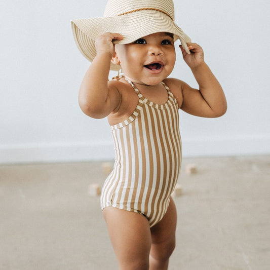 How To Keep Your Littles Hydrated This Summer