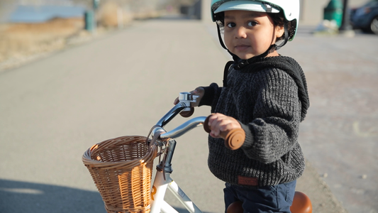 Video: Cruising with Retrospec Balance Bikes